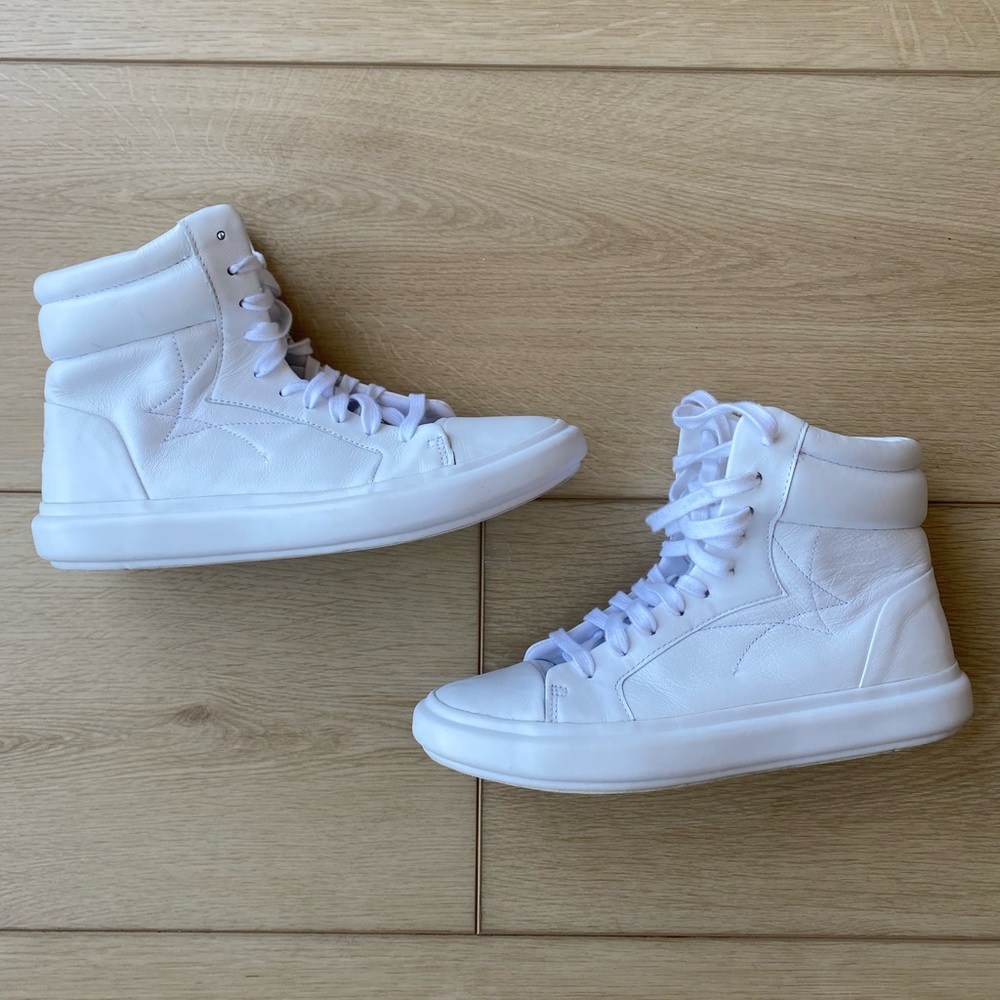 ADIDAS White Leather Hightop Shoes - Size 7.5
